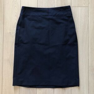 Banana Republic Wool Blend Mini Pocket Skirt in Navy Size 2